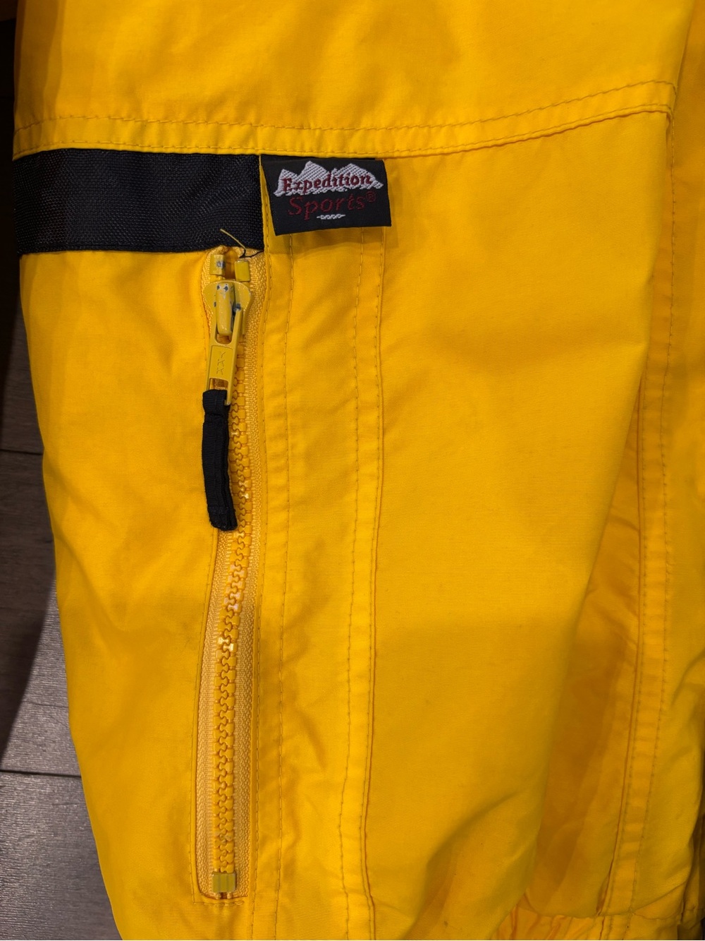 Vintage 90s - Men's Yellow and Black Insulated Bomber Jacket - Picture 10 of 14